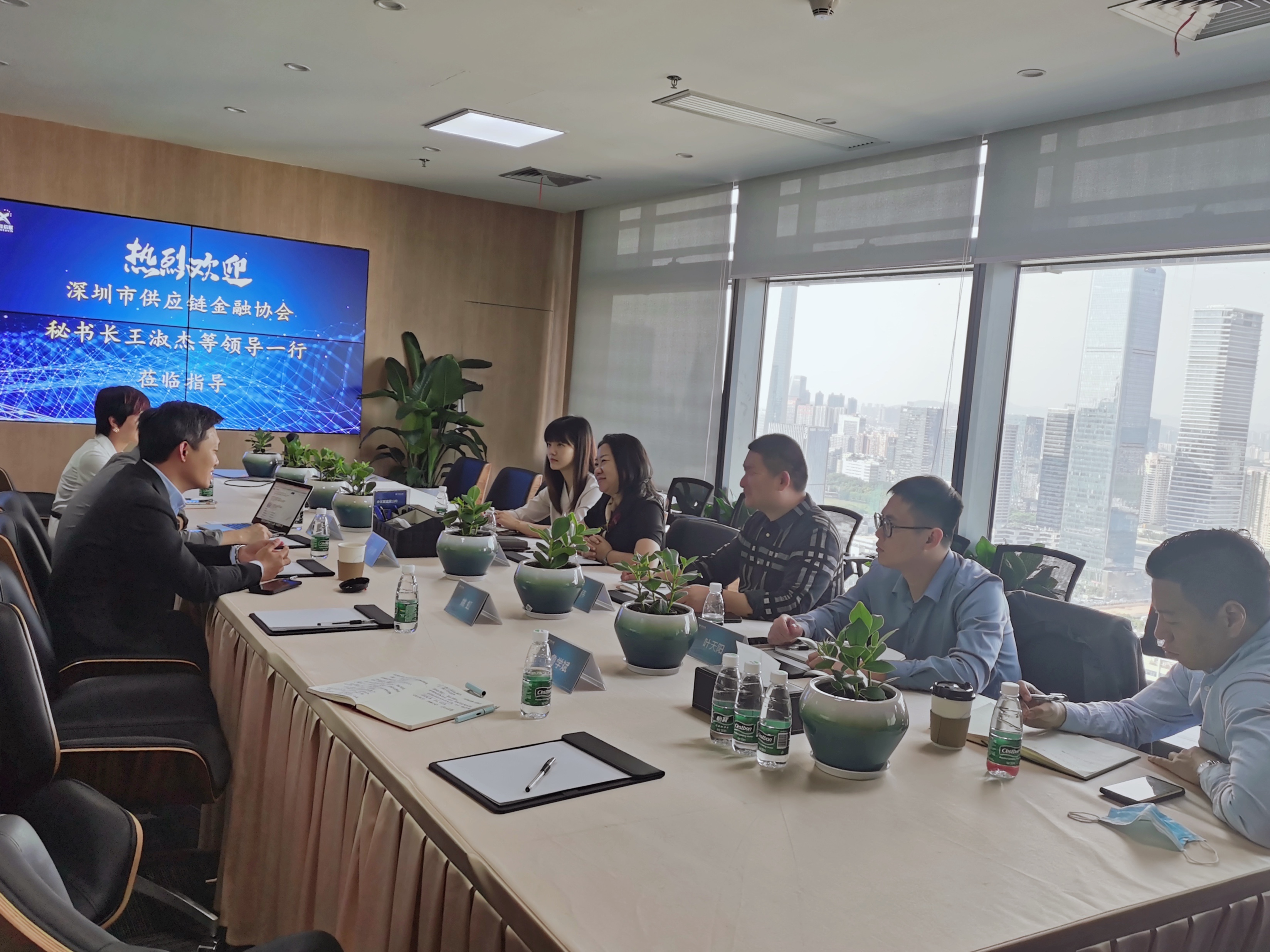 盈亚光迅携手启航，共创信领域未来蓝图,随着我国经济的飞速发展，信技术作为产业的核心支撑，已经成为推动我国经济发展的重要引擎，近年来，我国信行业取得了举世瞩目的成就，众多企业崭露头角，盈亚科技与光迅科技两家企业尤为引人瞩目，本文将带您深入了解这两家企业在信领域的辉煌成就，共同展望我国信产业的美好未来。,盈亚科技光迅,第1张