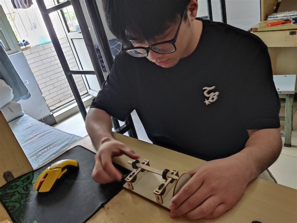 小马达驱动下的科技创意无限,科技小创作小马达,第1张 小马达驱动下的科技创意无限,微型引擎图片,科技小创作小马达,第1张