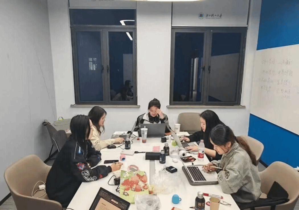 智造科技，激发创意无限的创新引擎,在当今这个科技日新月异的时代，创作灵感与智能制造技术已经成为推动向前发展的关键力量，它们相辅相成，激发出源源不断的创新思维，为人类带来了前所未有的便捷与惊喜，本文将深入探讨创作灵感与智能制造技术之间的紧密联系，以及它们如何携手推动人类文明的飞跃。,创作灵感智造科技,第1张