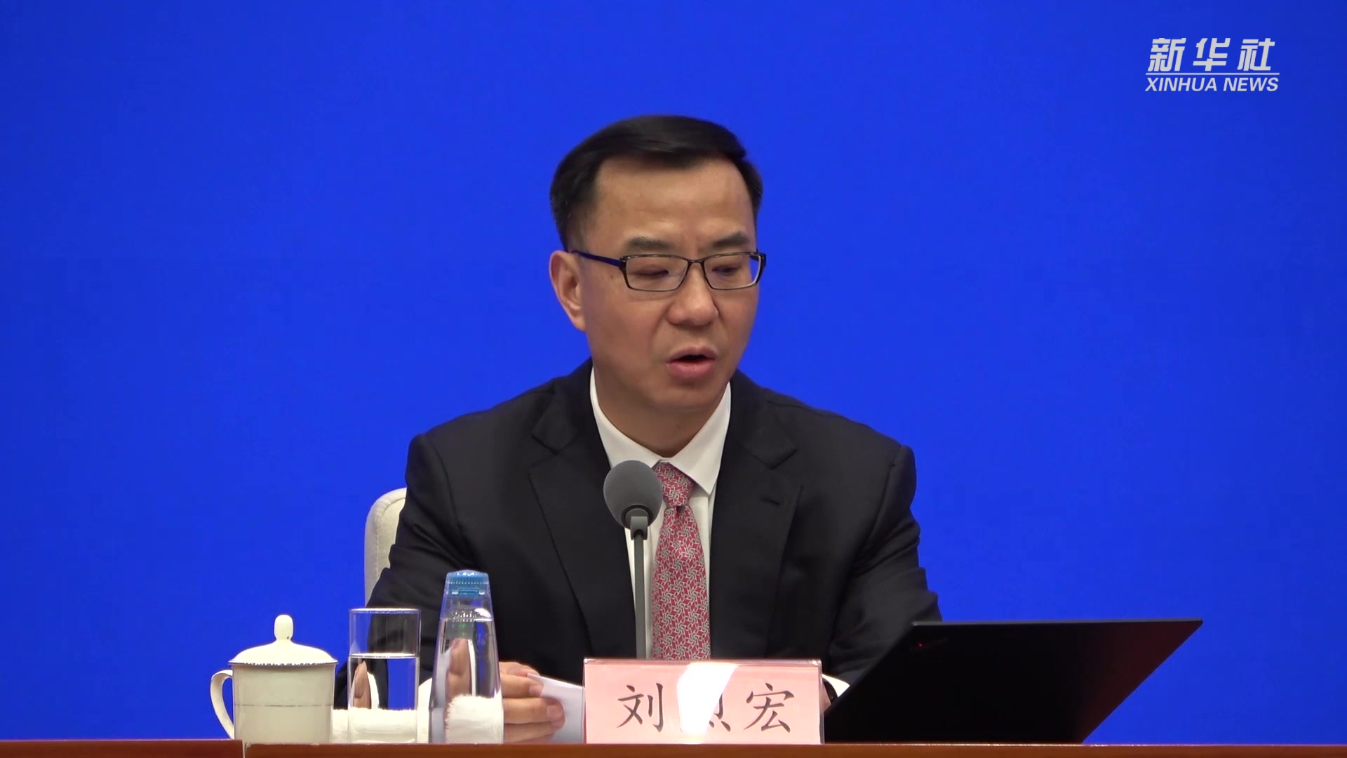 光迅科技赋能新基建，加速高速公路建设步伐,随着我国经济的迅猛发展，新基建已上升为国家战略高度，基础设施建设作为新基建的核心组成部分，对于增强国家竞争力、促进经济的高质量发展具有深远意义，光迅科技，作为国内信领域的领军企业，积极响应国家号召，投身新基建事业，为我国高速公路的构建贡献力量。,光迅科技 新基建,第1张